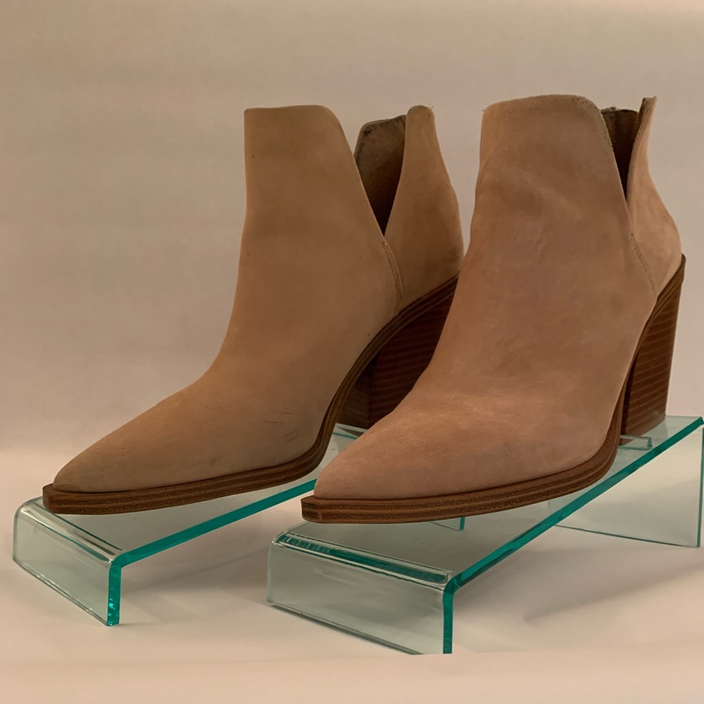 Vince Camuto Gigietta Tortila Suede Ankle Booties Women's 10